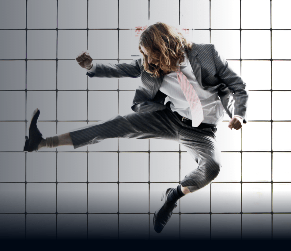 kyc-wallet-home-man-mobile-v2-min